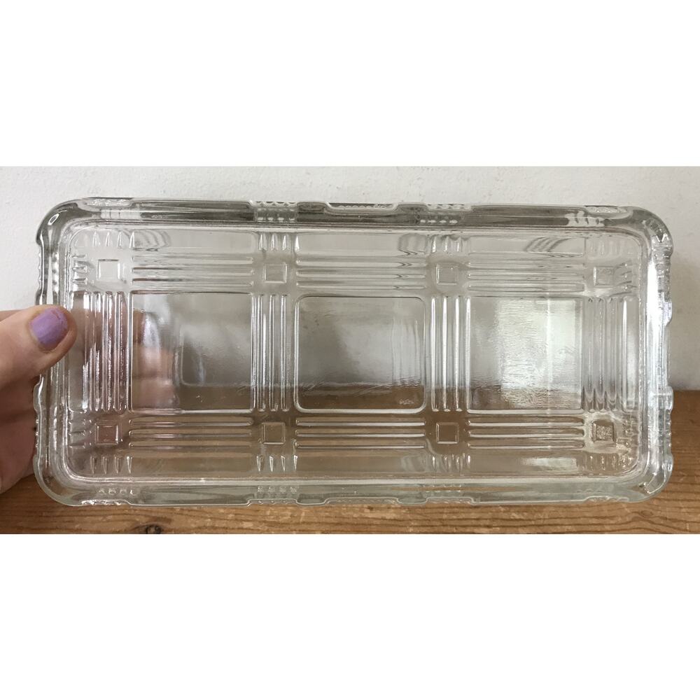 Vtg Hazel Atlas Criss Cross Antique Plaid Glass Refrigerator Dish with Lid 8.5“